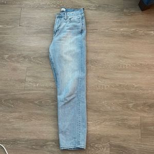 Light washed ankle jeans